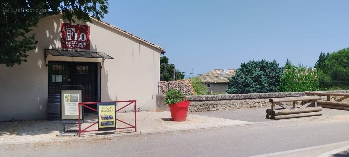 Commerce à ROCHEGUDE