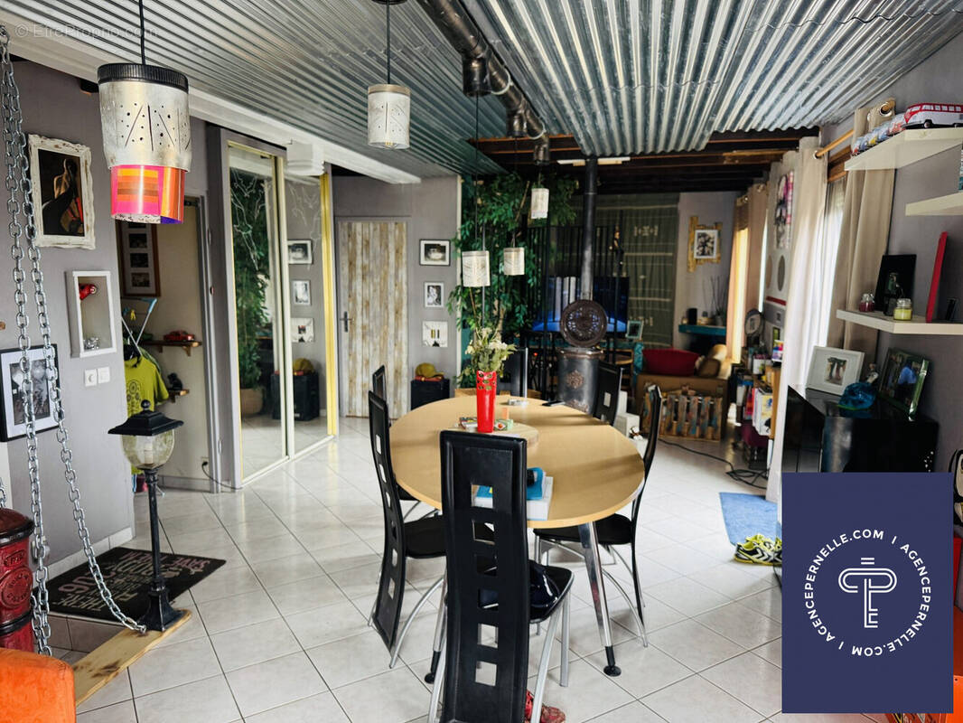 Maison à ORCHAMPS-VENNES