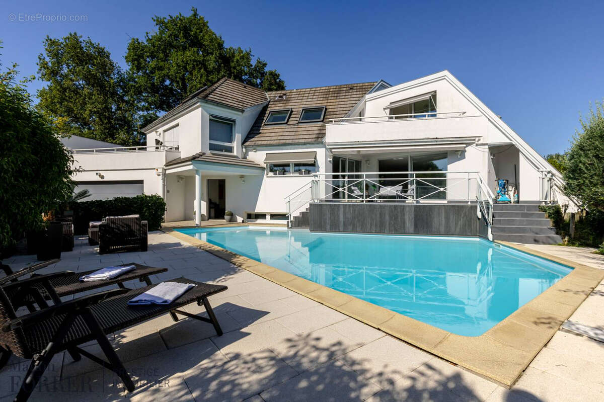 À vendre ! maison contemporaine avec piscine et prestations haut de gamme - photo 4