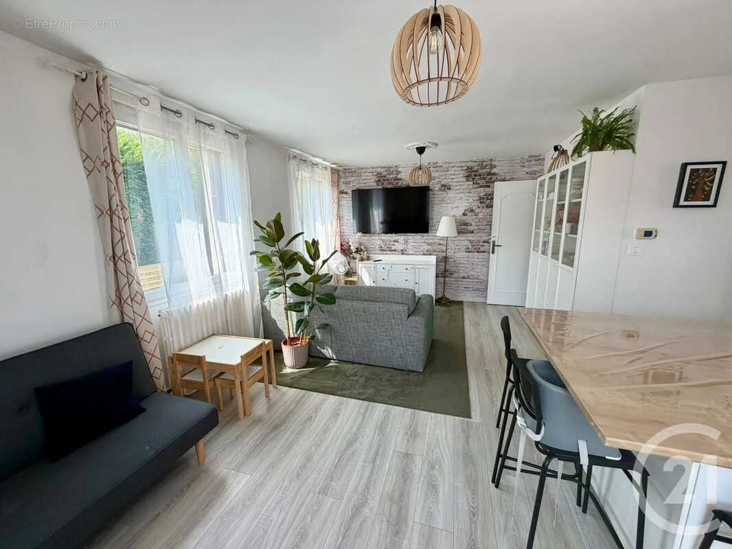 Maison 95 m² à Saint-Mard  - photo 2