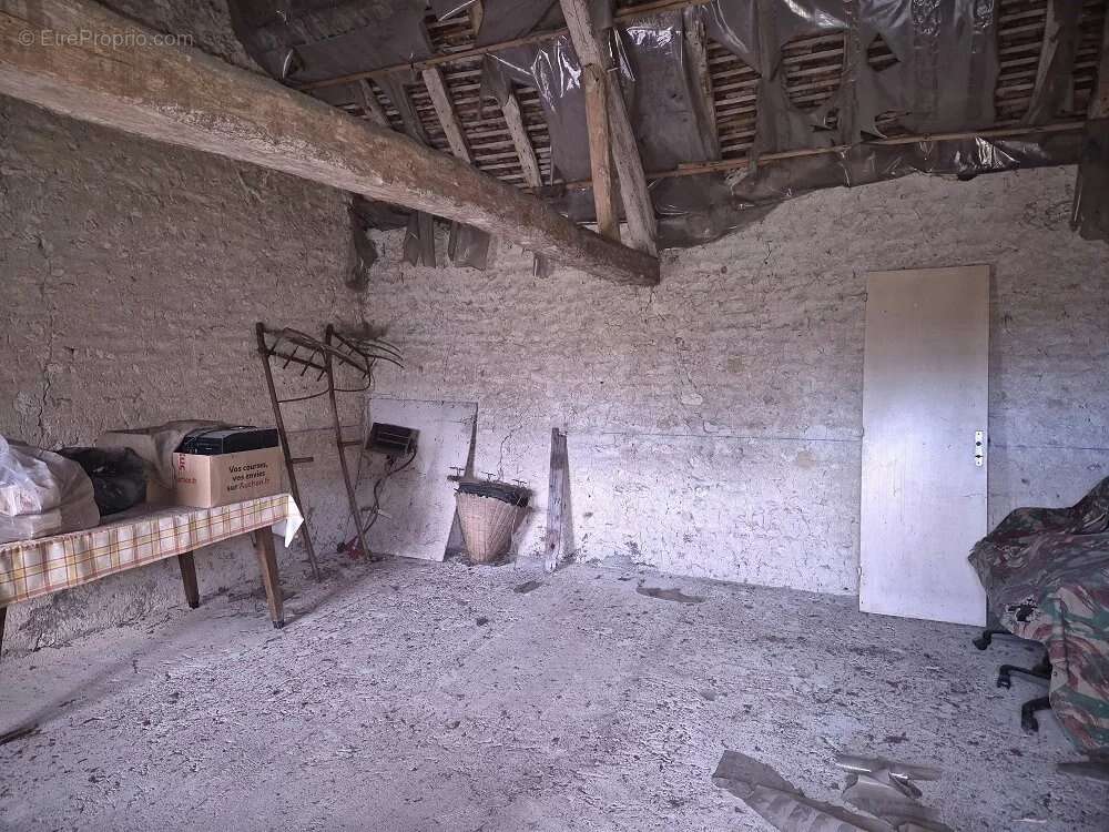 Maison à BEAUNE-LA-ROLANDE