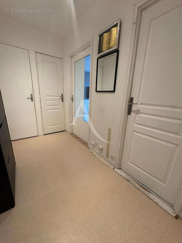 Appartement à VAUJOURS
