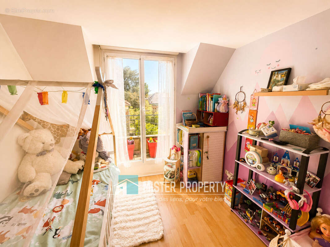 Appartement à SARTROUVILLE