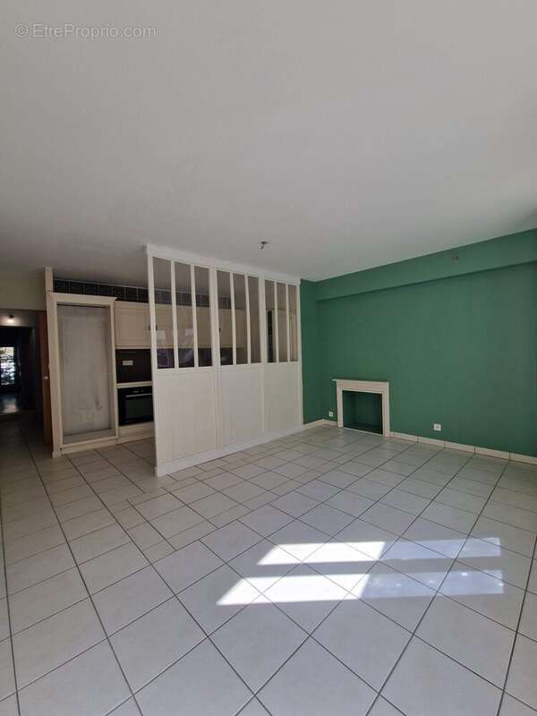 pièce de vie - Appartement à REZE