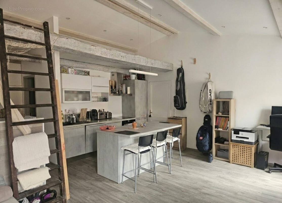 Appartement à COGOLIN