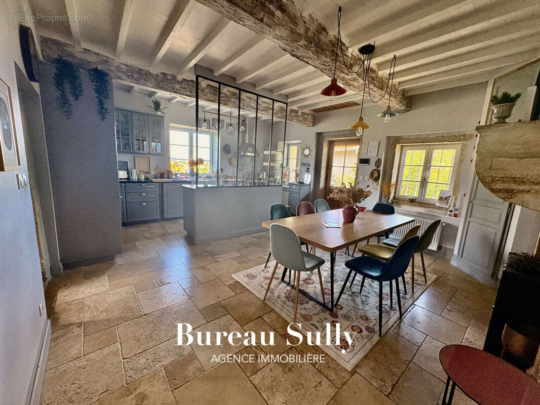 Maison 169 m2 terrain paysagé 750 m2 piscine traditionnelle, aux portes de Lyon - photo 7