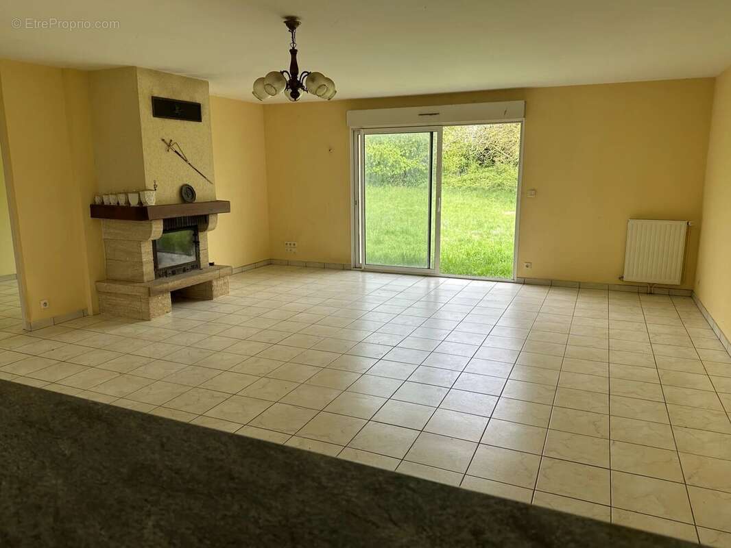 Maison à LA FERRIERE-AIROUX