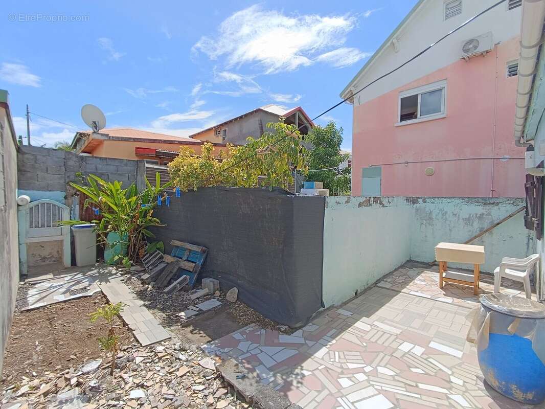 Maison 79 m² à Sainte-Anne  - photo 7