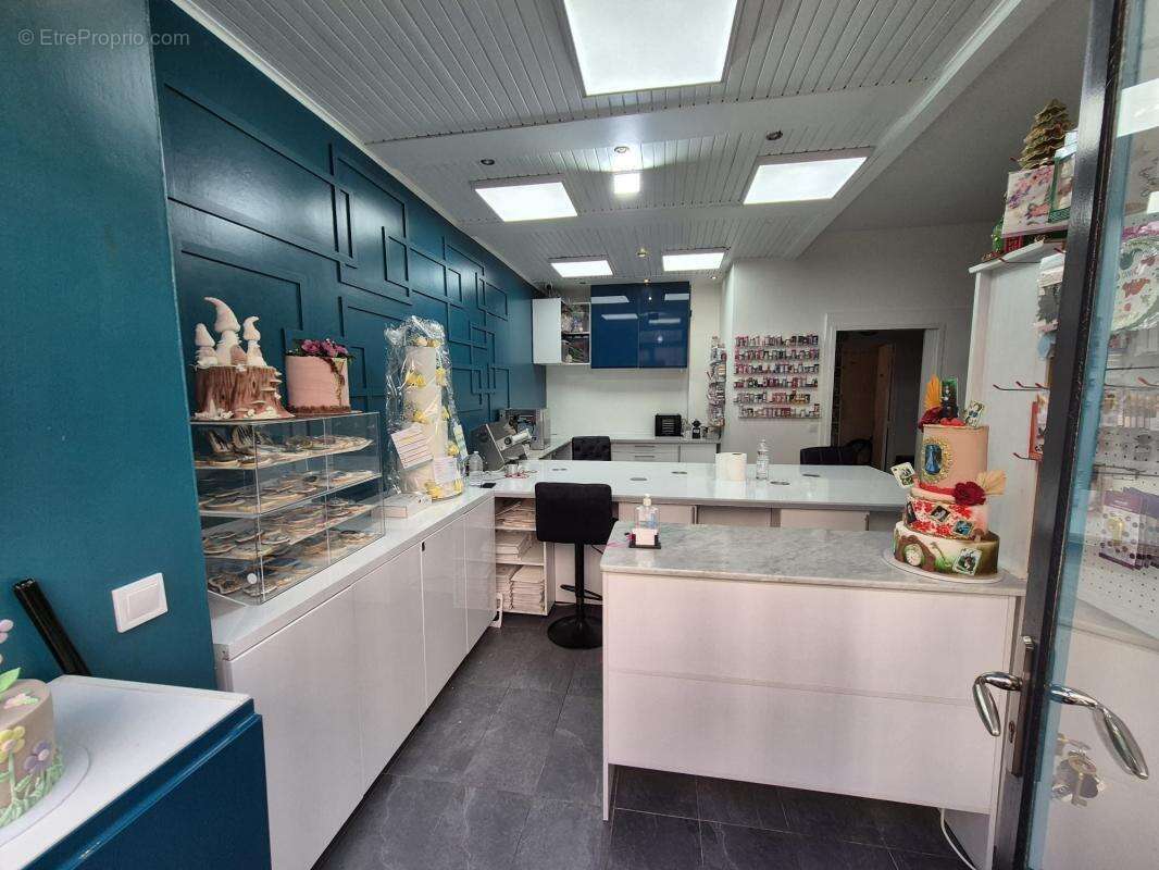 Commerce à PARIS-17E