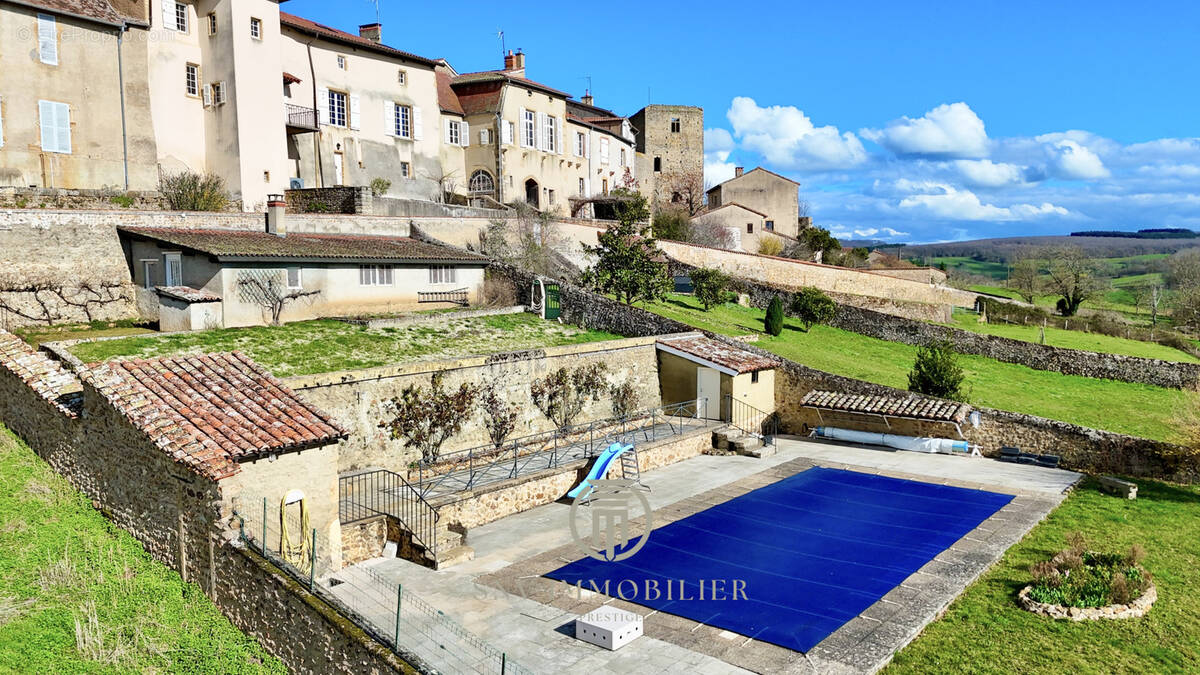 Maison à SEMUR-EN-BRIONNAIS