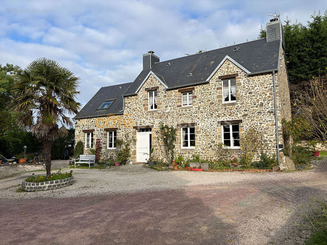 Propriété de charme avec deux gîtes sur les hauteurs d' Agon-Coutainville - photo 2