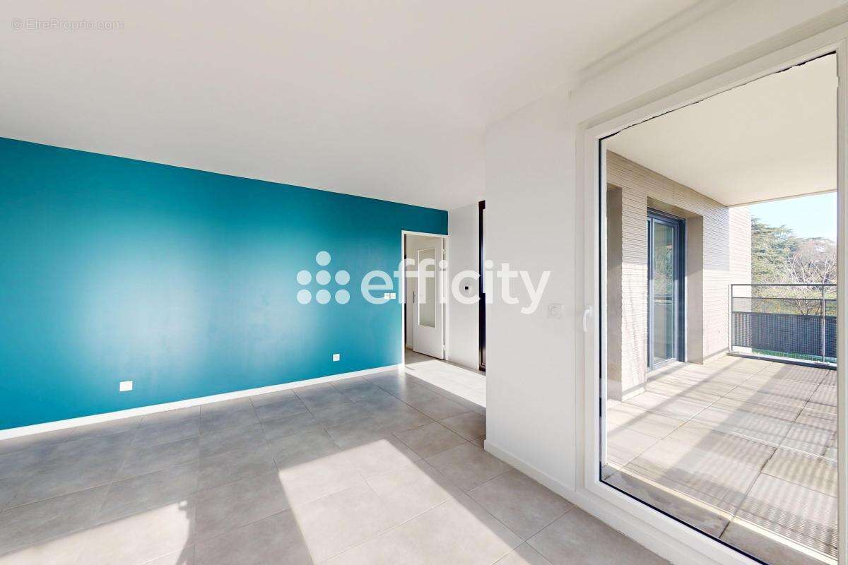 Appartement à SAINT-GENIS-LAVAL