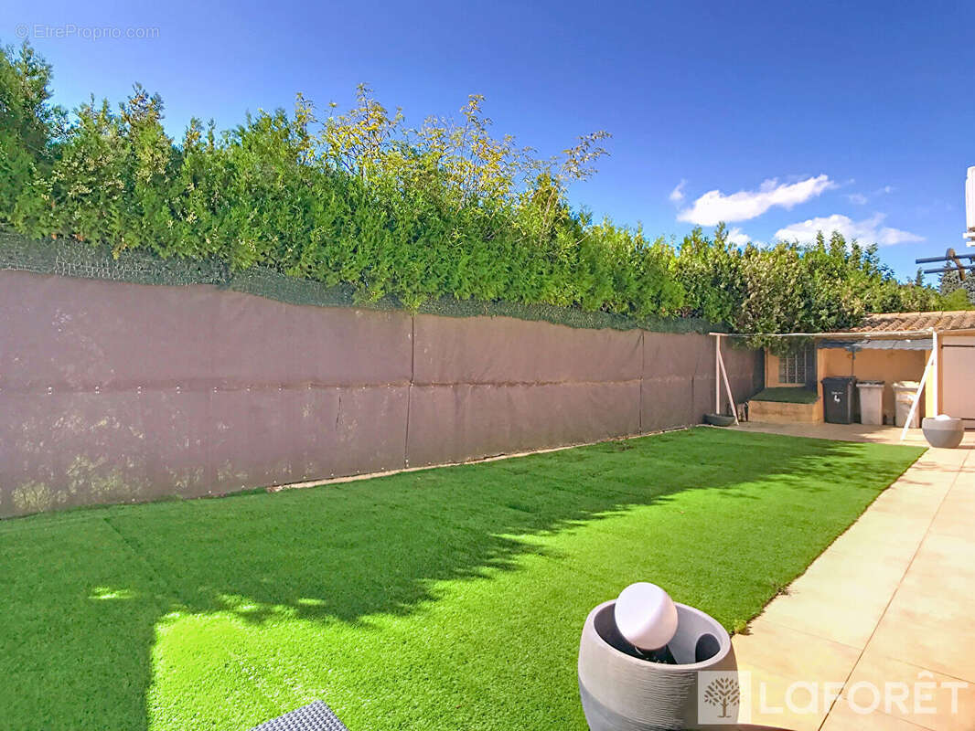 Maison à SAINT-VICTORET