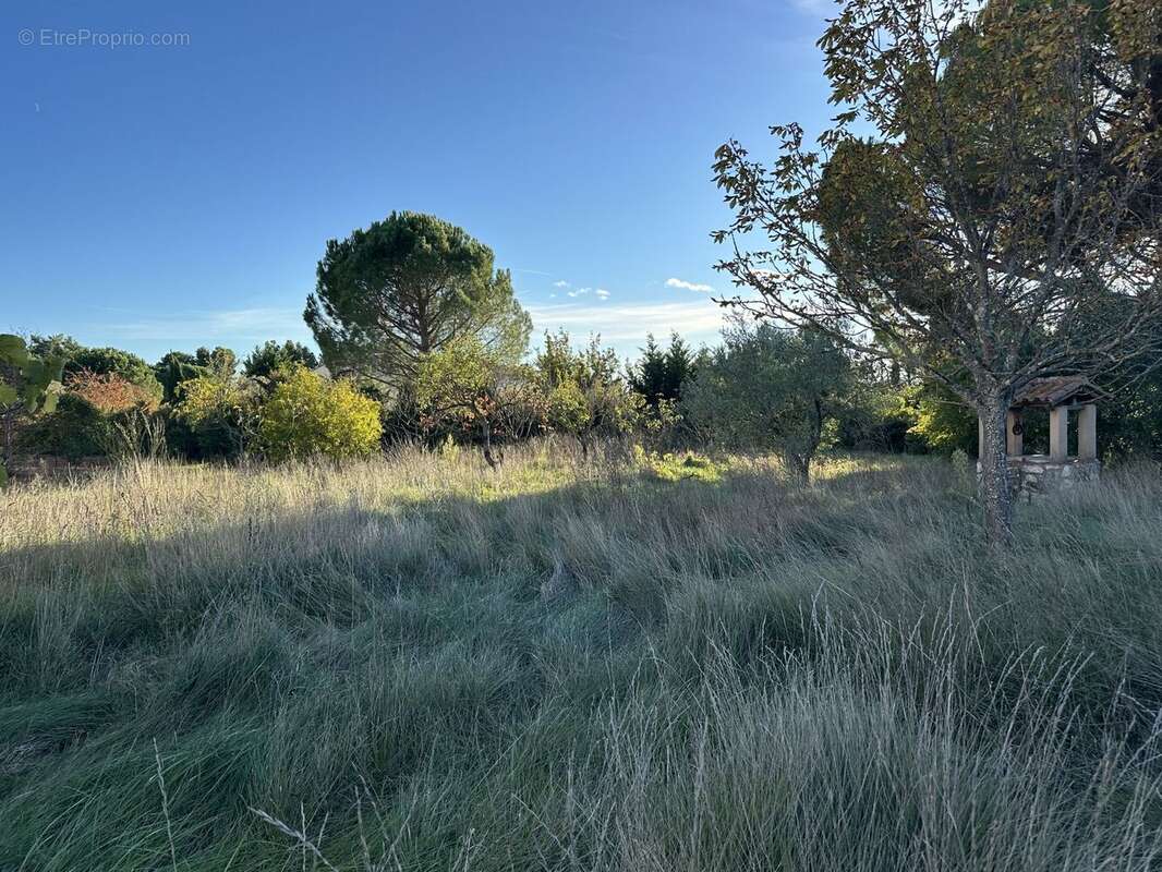 Terrain à EGUILLES