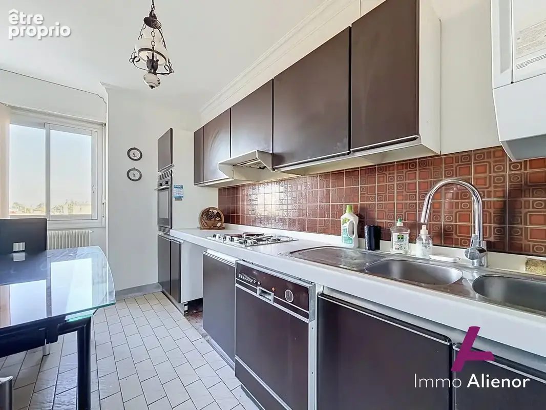 Appartement 5 pièces 97 m² à vendre à Bordeaux (33200) - photo 4