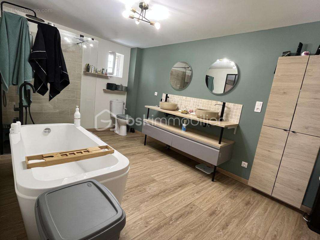 Niort Surimeau - propriété 350 m² habitable - photo 18