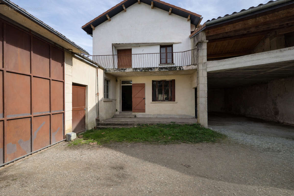 Appartement à CHANTEMERLE-LES-BLES
