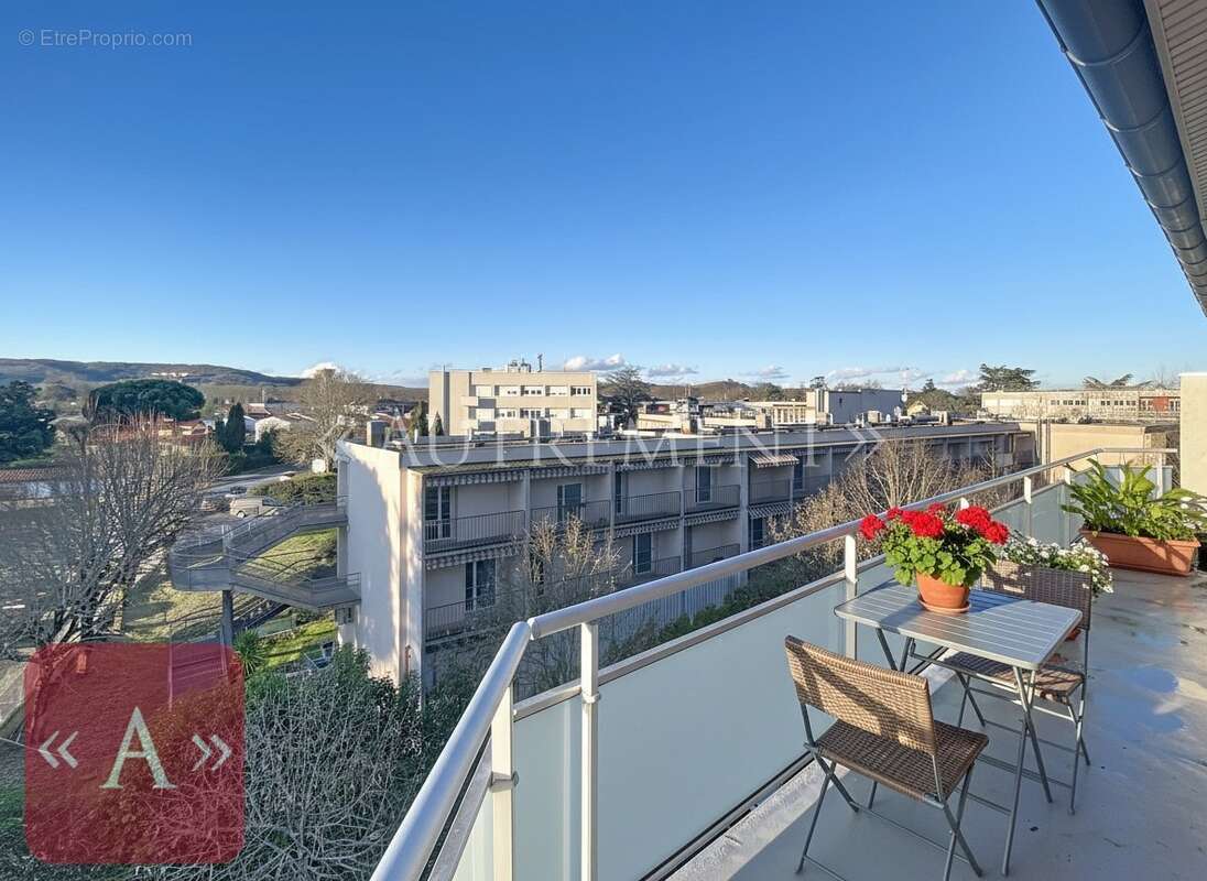 Appartement à SAINT-SULPICE