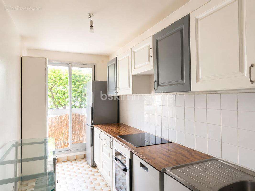 EXCLUSIVITÉ – Puteaux République  Appartement familial 113 m²  4 chambres possibles  Balcon  Cave  Parking  À 4 min du métro Lig - photo 8