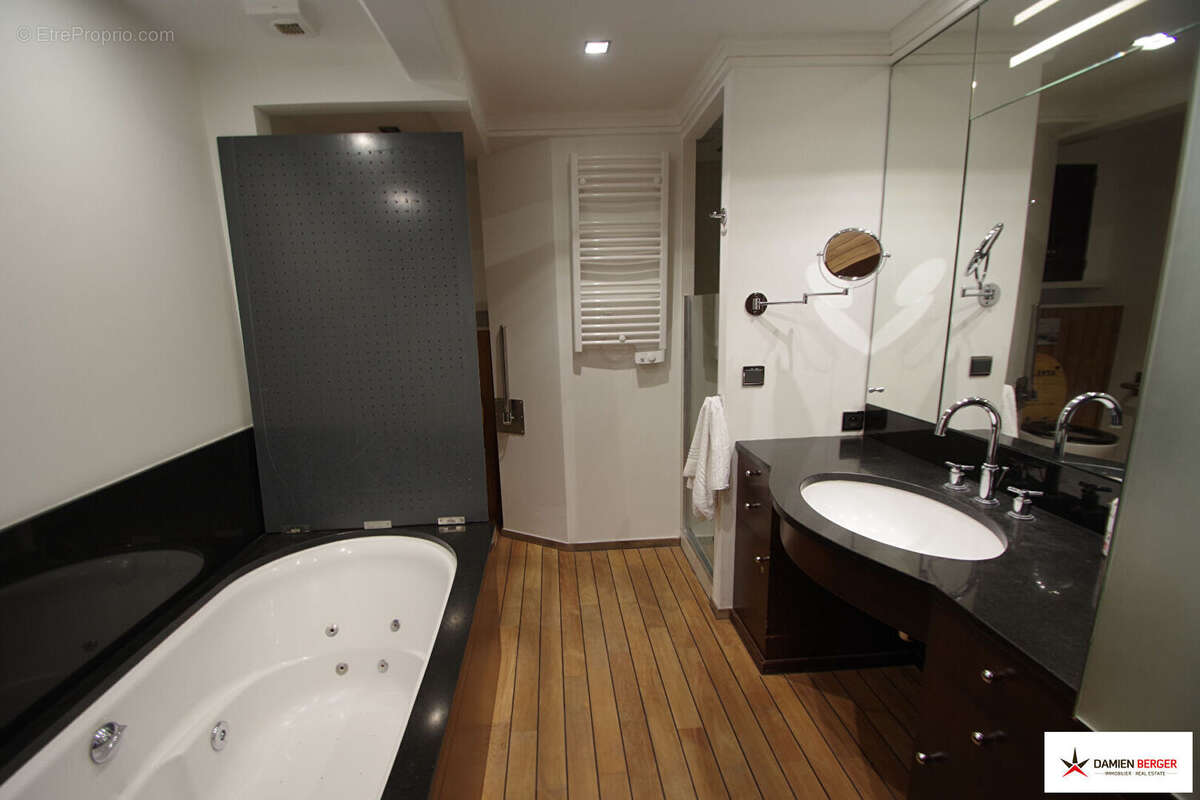 Grand appartement de qualité en dernier étage à 2 pas du chenal. - photo 7