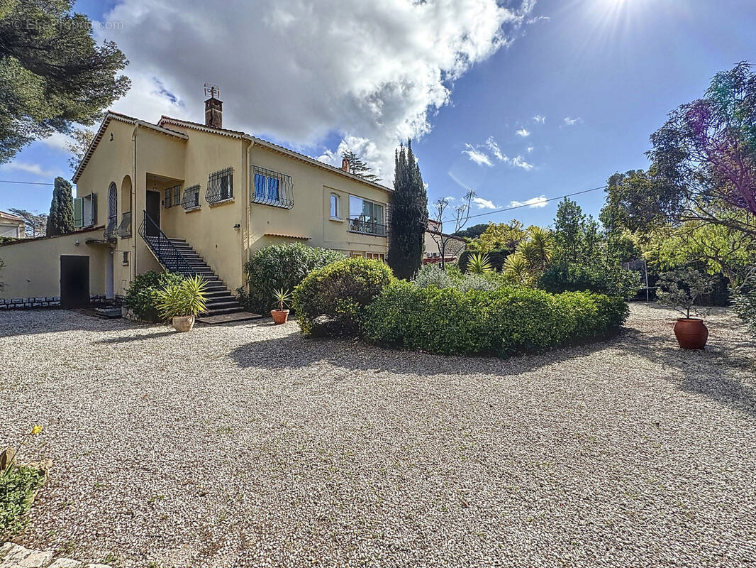 Maison à SIX-FOURS-LES-PLAGES