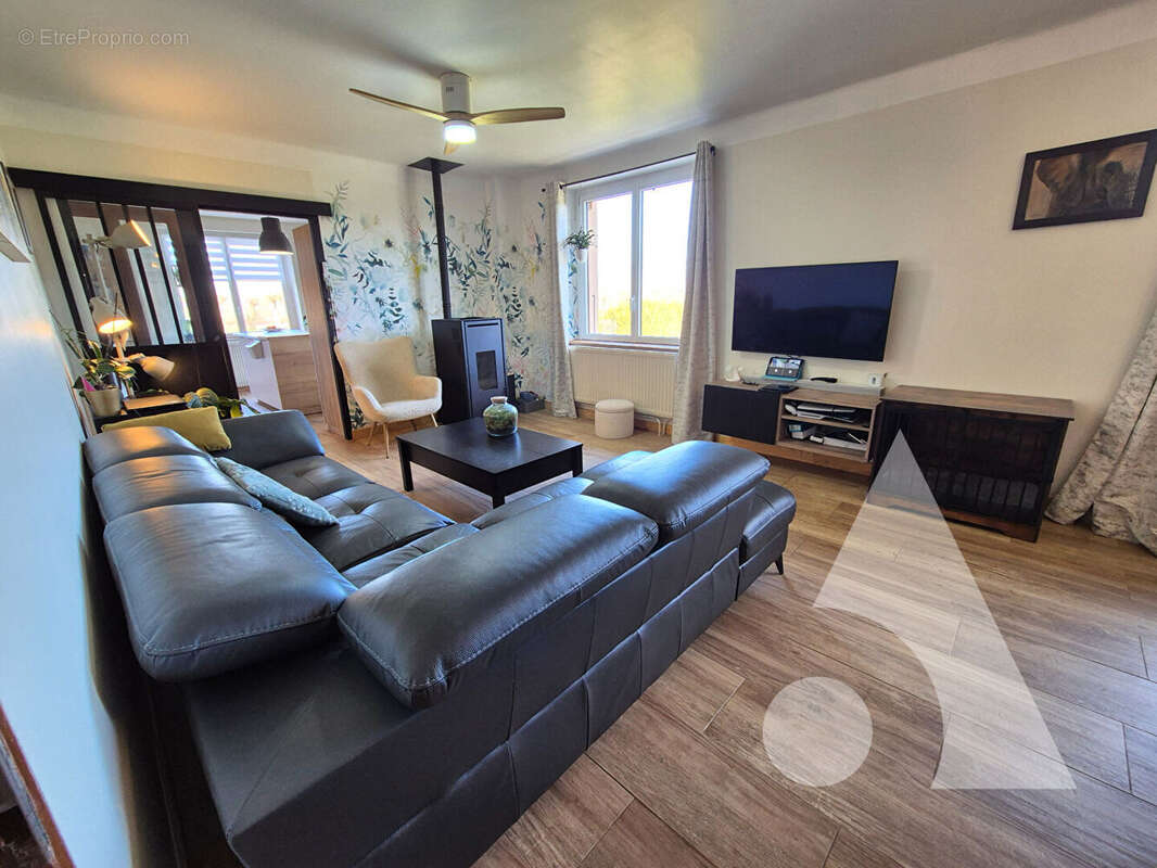 Maison à LE DESCHAUX