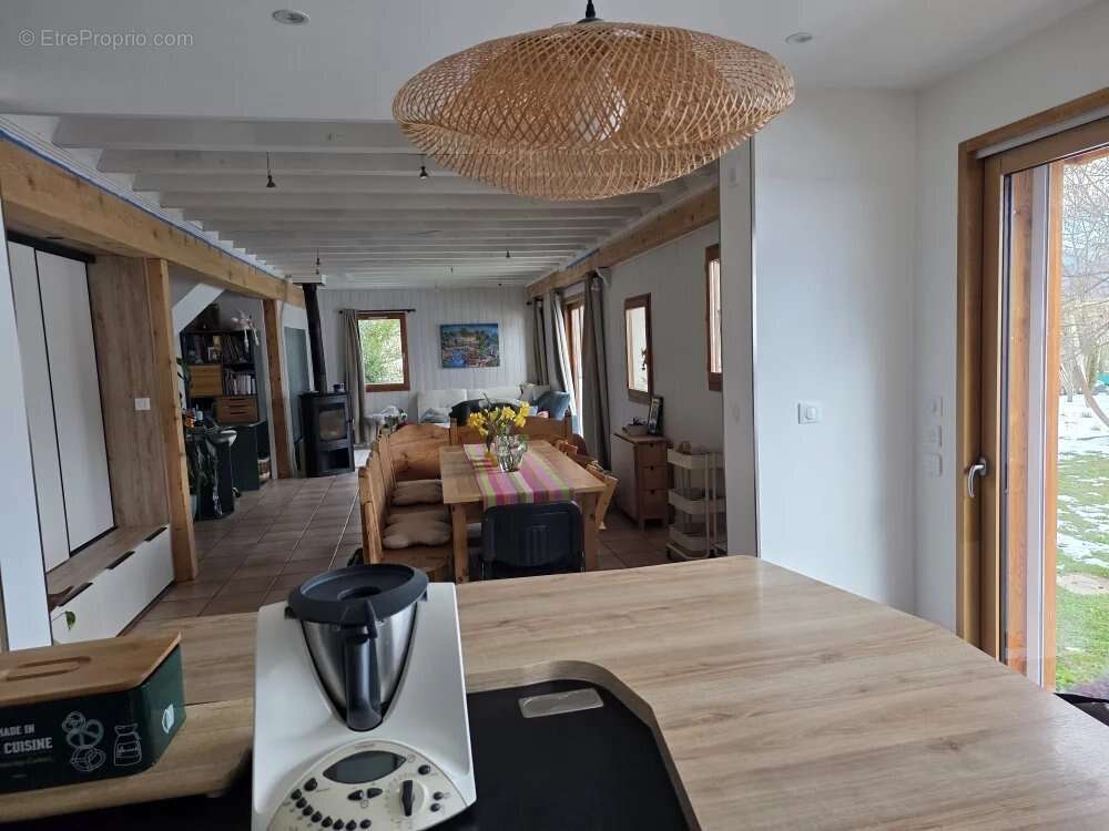 Maison à MIRIBEL-LANCHATRE