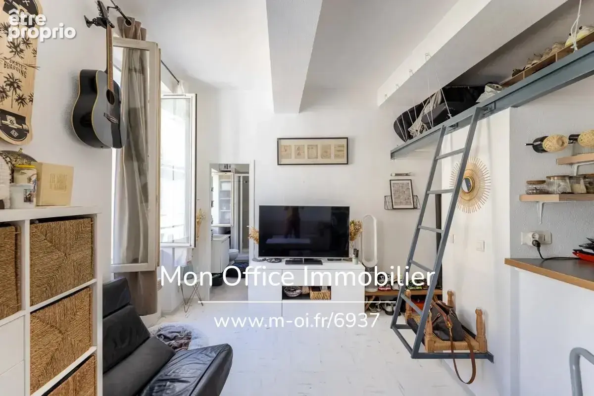 Référence : 7372-NZW - Appartement 25 m² - centre ville, lumineux, hauteur sous plafond - photo 2