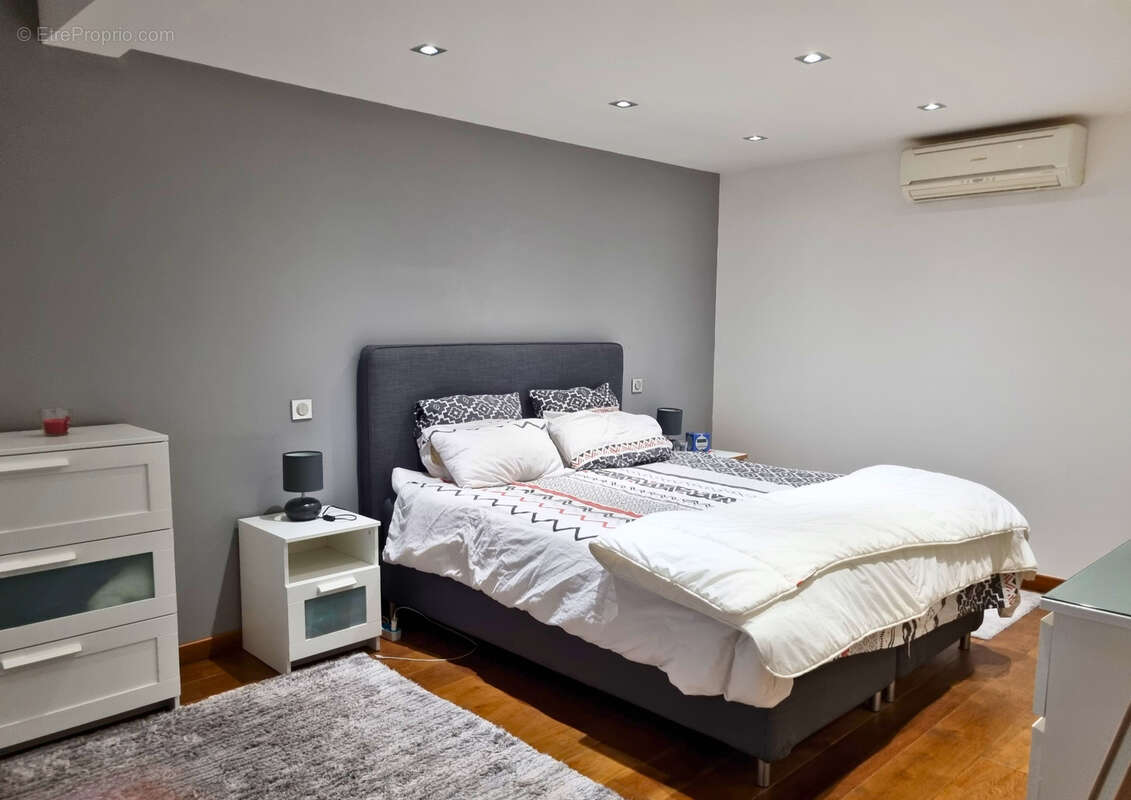 Maison à FORCALQUIER