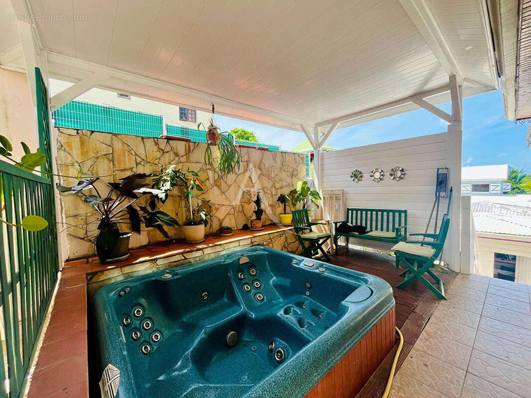 Maison à SAINTE-LUCE