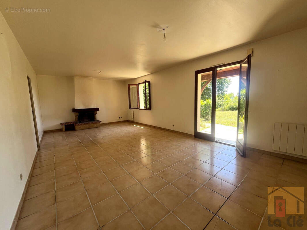 Maison 82 m² à Colayrac-Saint-Cirq  - photo 3