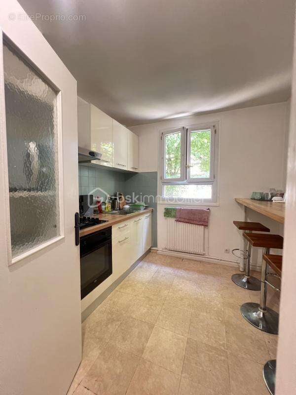 Appartement à SAINTE-GENEVIEVE-DES-BOIS