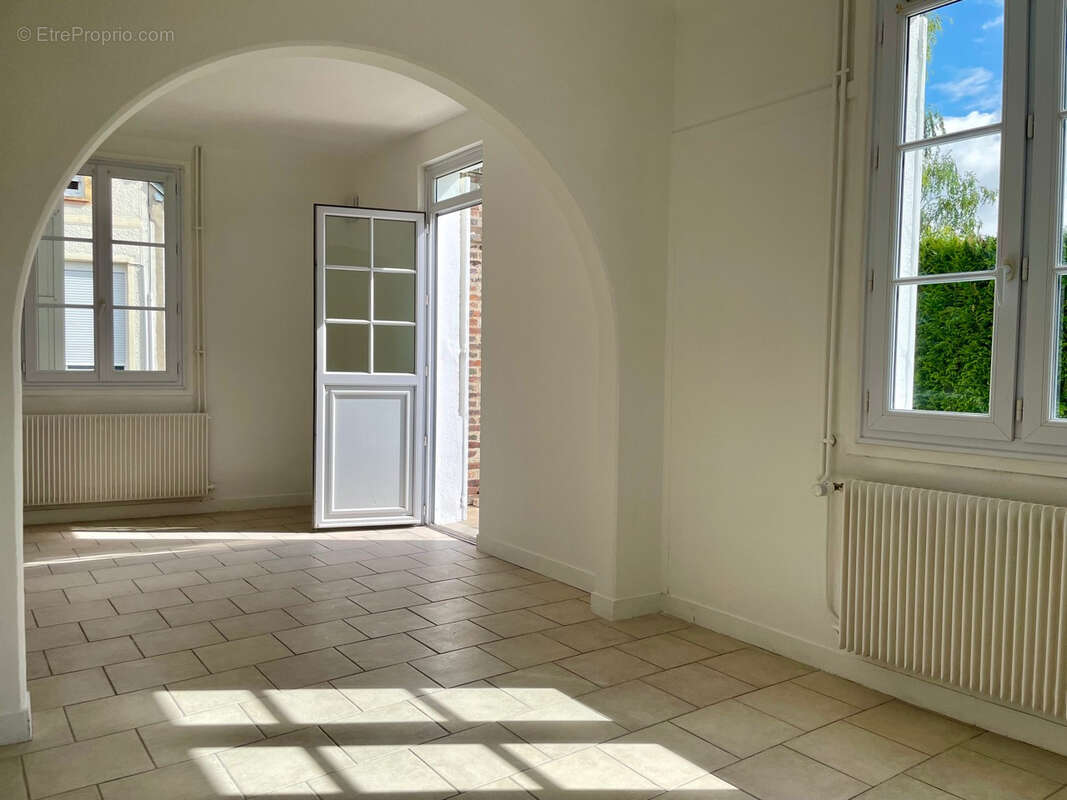 Maison 3 pièces avec cour - photo 4