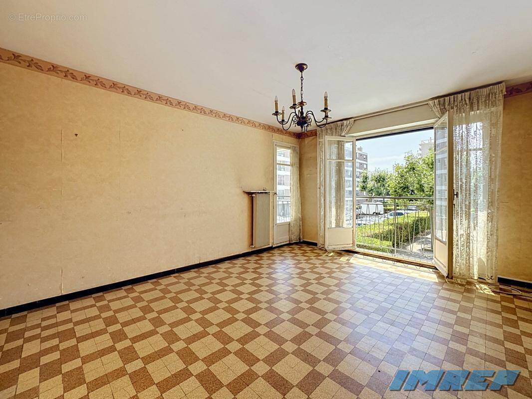 Appartement à MARSEILLE-9E