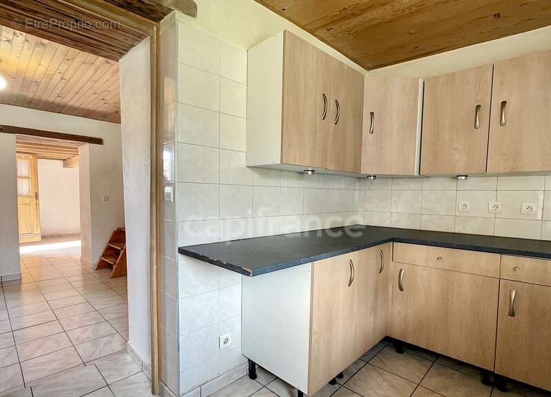 Dpt Drôme (26), à vendre proche de LA TOUCHE maison en pierre P5 mitoyenne, d'environ 110 m² habitables avec cour - photo 17