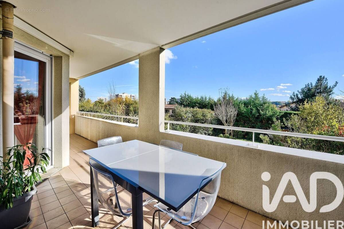 Photo 1 - Appartement à SAINT-GENIS-LAVAL