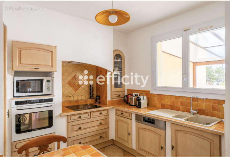 Maison 160 m² à Martigues  - photo 8