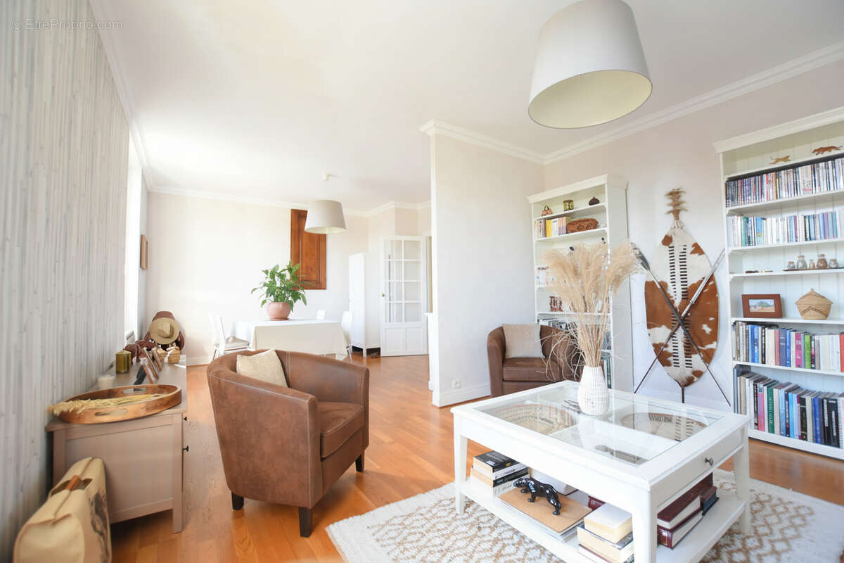 Appartement à LES ESSARTS-LE-ROI