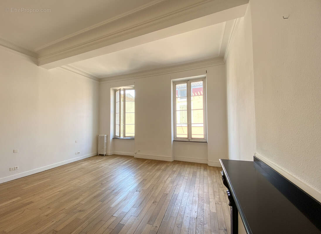 Appartement de type Haussmanien T4 d'environ 125m2 avec terrasse de 66m2 et garage - photo 8