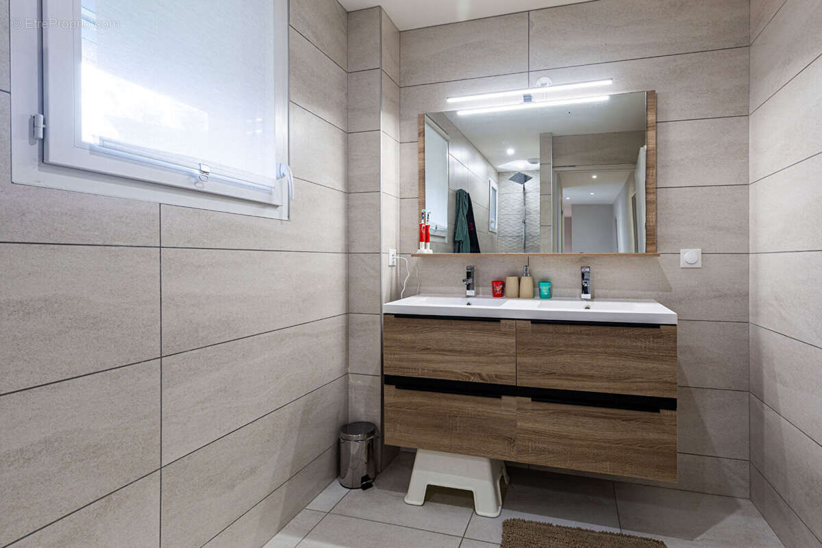 Maison à SAINT-JORIOZ