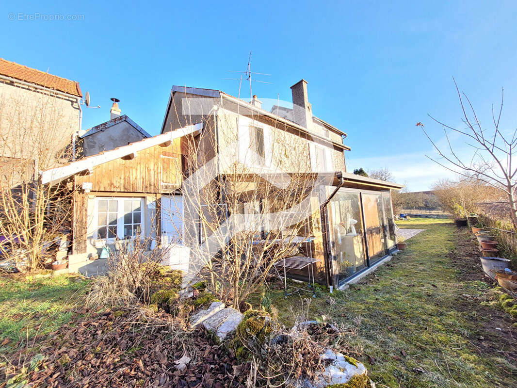 Maison à AUBEPIERRE-SUR-AUBE