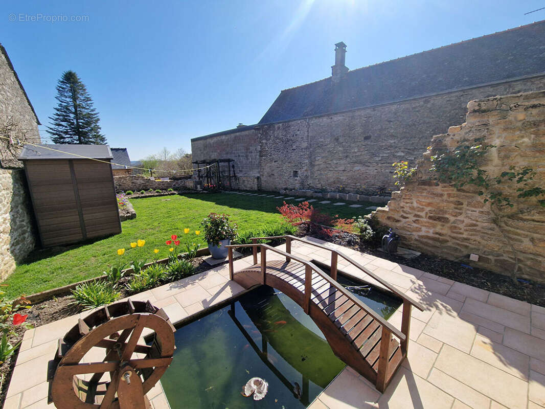 Maison à COLLINEE