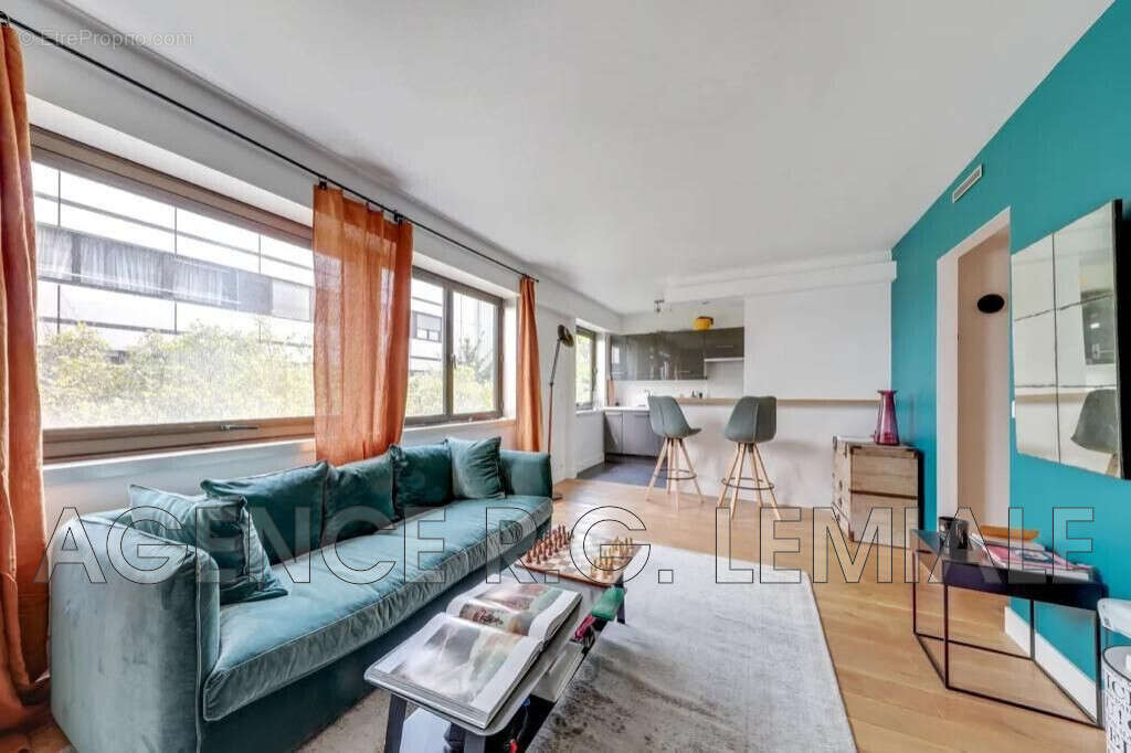 Appartement à PARIS-8E