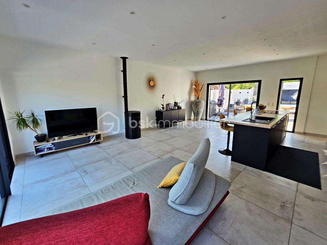 Maison t4 96 m² – terrain 535 m² – entièrement reconstruite en 2020 – piscine – garage - photo 7