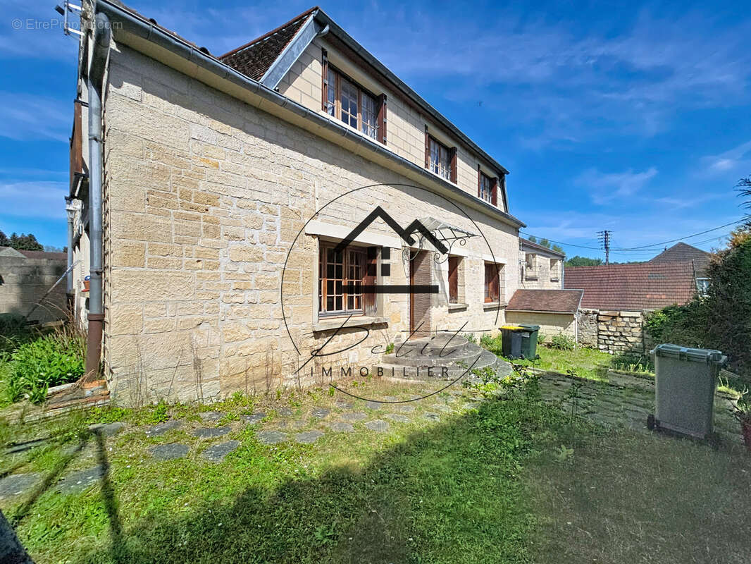 Maison à CIRES-LES-MELLO