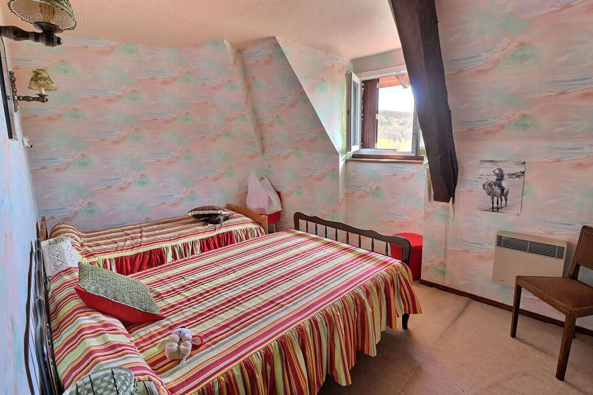 Maison à LISSAC-ET-MOURET