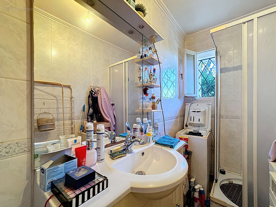 Appartement à SIX-FOURS-LES-PLAGES