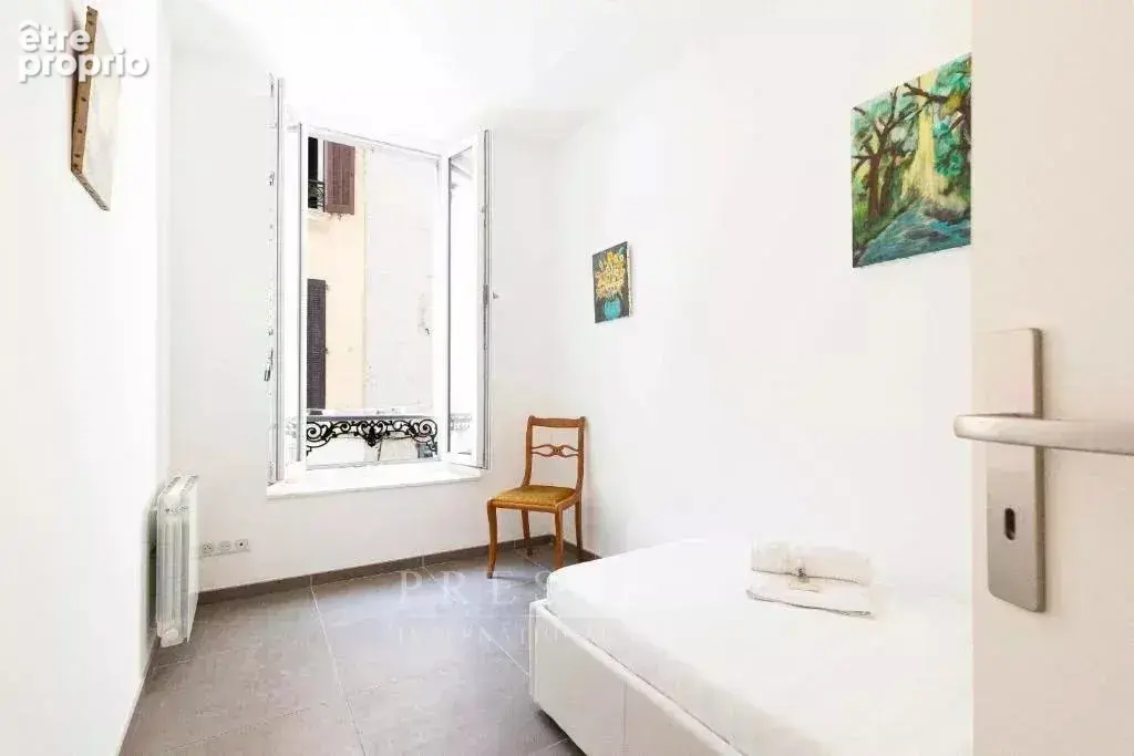 Vieille Antibes, 4 pièces en duplex rénové & meublé - photo 8