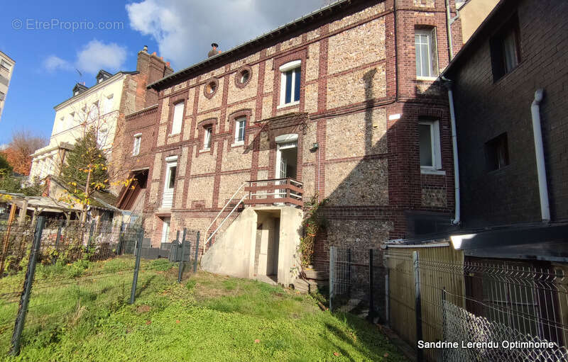 Maison de ville – Ancienne Maison de Maître en brique et silex – Rouen  249 000 € – 107 m² – 4 chambres – Jardin - photo 15