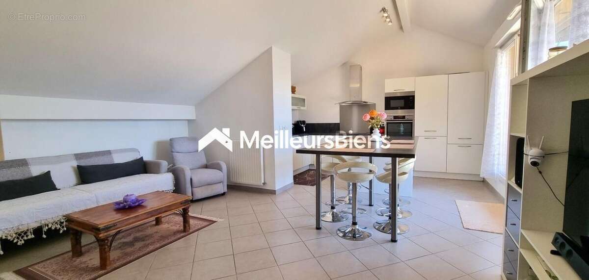 Appartement à VILLE-LA-GRAND